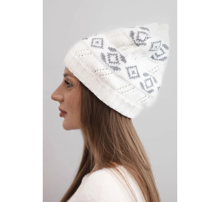 Dámska zimná vlnená čiapka s geometrickým vzorom K434 biela + sivá