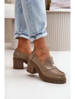 model 21669255 Elegantní dámské polobotky na podpatku z pravé kůže tmavě béžové - Zazoo