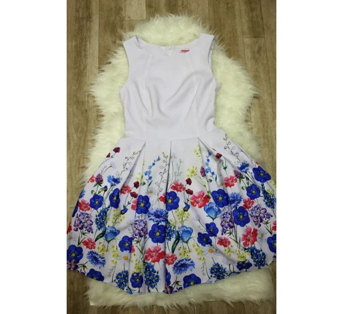 Dámské společenské šaty bez rukávů se model 15042960 sukní a páskem bílé Bílá / 40 - BICOTONE