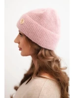 Dámska zimná čiapka kožušinová s ozdobným gombíkom púdrovo ružová Dámska zimná čiapka kožušinová s ozdobným gombíkom púdrovo ružová