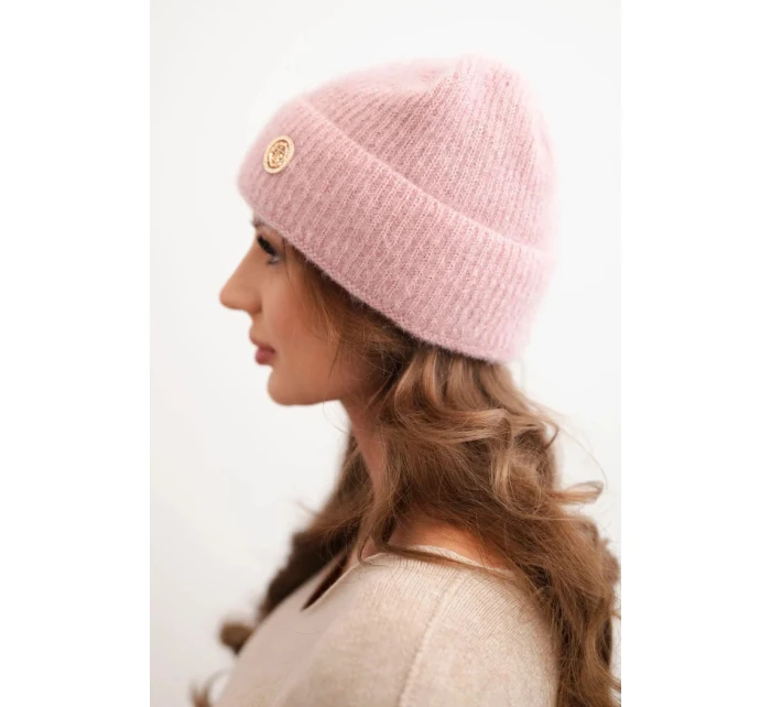 Dámska zimná čiapka kožušinová s ozdobným gombíkom púdrovo ružová Dámska zimná čiapka kožušinová s ozdobným gombíkom púdrovo ružová