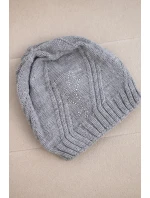 Dámska zimná vlnená čiapka s geometrickým vzorom a jemným leskom K401 svetlo sivá Dámska zimná vlnená čiapka s geometrickým vzorom a jemným leskom K401 svetlo sivá