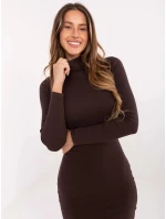 Tmavě hnědé vypasované žebrované dámské šaty s rolákem Rue Paris model 21756293 - Factory Price