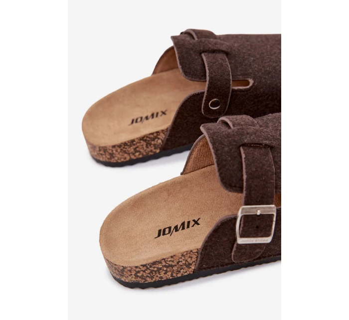 Pánské pantofle s přezkou čokoládové model 21794104 - Boto Pánské pantofle s přezkou čokoládové model 21794104 - Boto