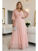 654-4 Dlhé trblietavé šaty nadmernej veľkosti s výstrihom a priehľadnými rukávmi - broskyňové