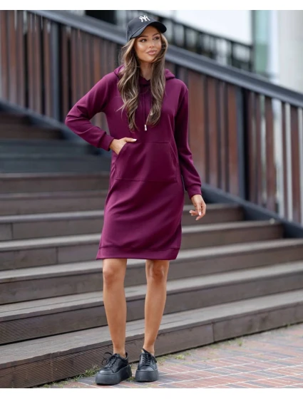 Dámske ležérne šaty v bordovej farbe bordová s kapucňou (523)