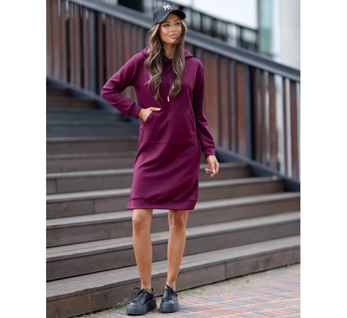 Dámske ležérne šaty v bordovej farbe bordová s kapucňou (523)