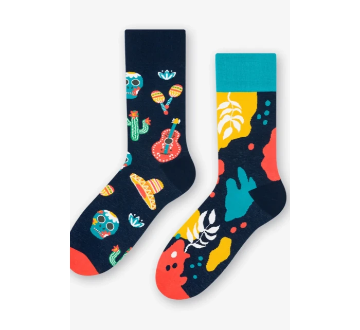 Dámské asymetrické ponožky model 7903973 - More