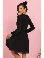 ISABELLE plisované šaty s dlouhými rukávy a výstřihem BLACK model 21215944 - numoco
