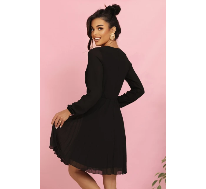 ISABELLE plisované šaty s dlouhými rukávy a výstřihem BLACK model 21215944 - numoco