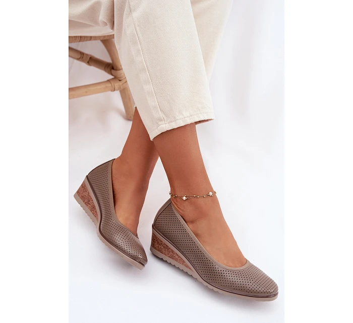 Dámské polobotky na platformě model 22067181 tmavě béžové - VINCEZA