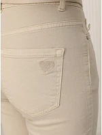 Dámske džínsy v strihu „mom fit“ s opaskom, béžové, FashionStreet UY3085 Dámske džínsy v strihu „mom fit“ s opaskom, béžové, FashionStreet UY3085