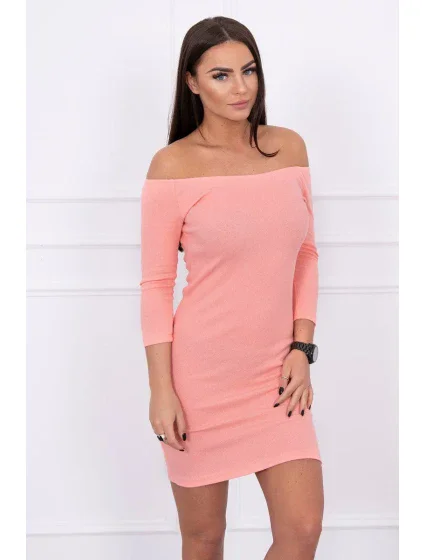 Pruhované vypasované šaty v marhuľovej farbe Pruhované vypasované šaty v marhuľovej farbe