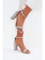 Sandále na podpätku model 215641 Vykročte štýlovo Sandále na podpätku model 215641 Vykročte štýlovo