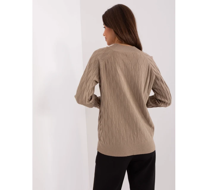 Sweter AT SW model 18917490 ciemny bezowy - FPrice Sweter AT SW model 18917490 ciemny bezowy - FPrice