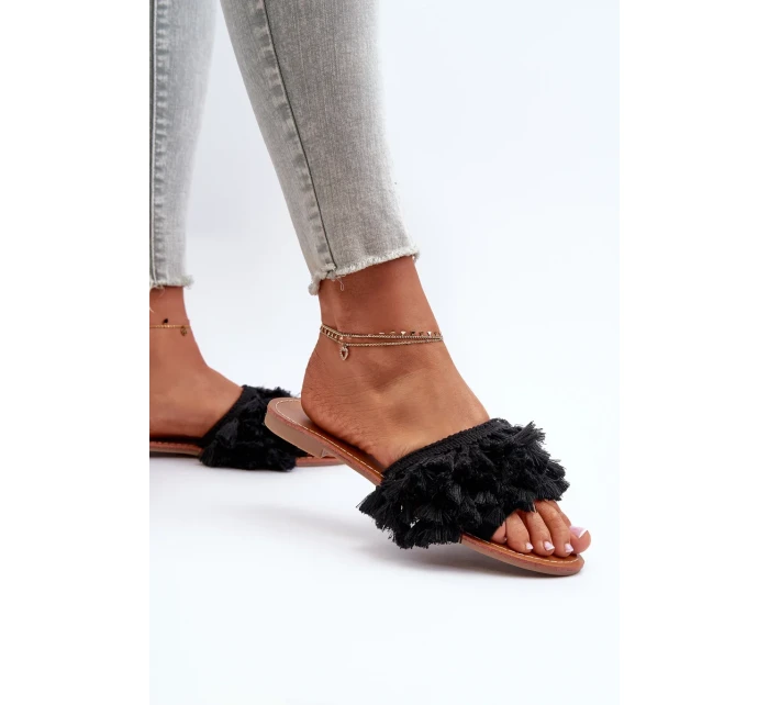 Dámske ploché papuče so strapcami, čierne Rialle