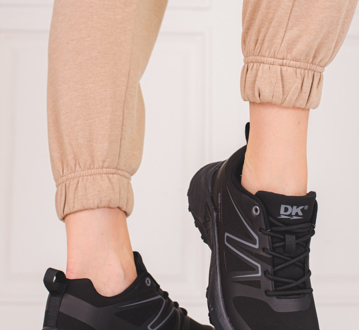 Moderné trekingové topánky dámske čierne bez podpätku