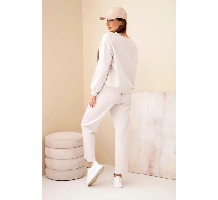 Dámsky viskózový komplet v "maslovej" farbe s tienidlami béžovej farby