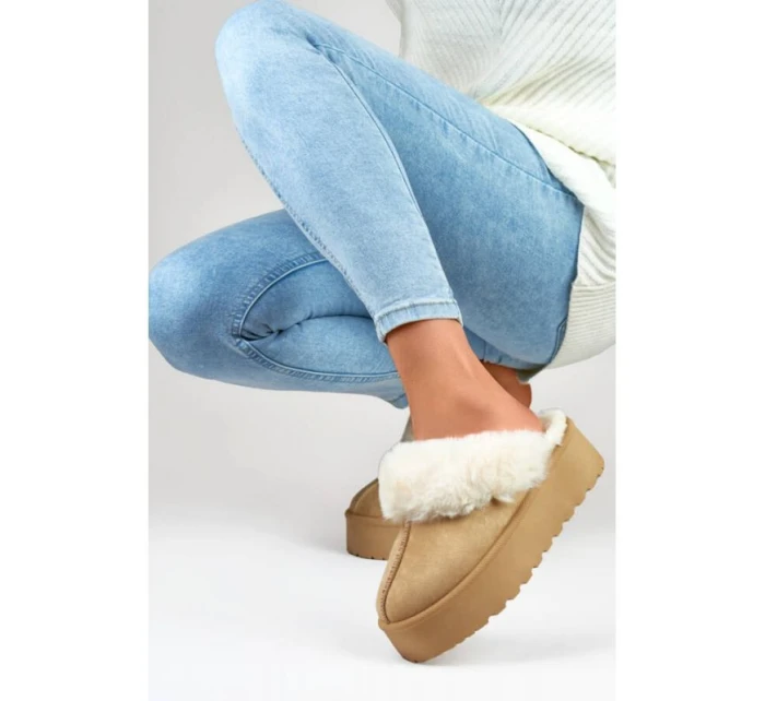 Dámske papuče na platforme s kožušinou béžové 81366-4-KH