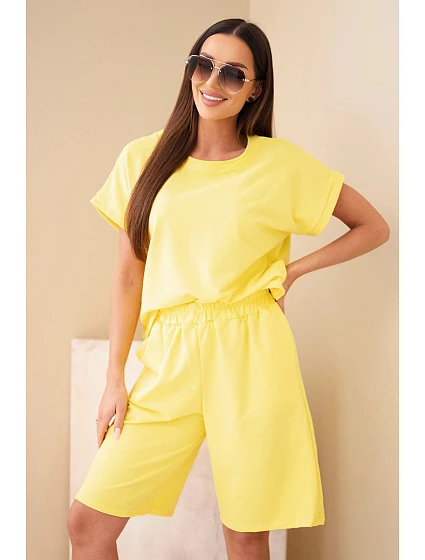 Dámská bavlněná souprava tričko s krátkým rukávem a šortky s elastickým pasem žlutá