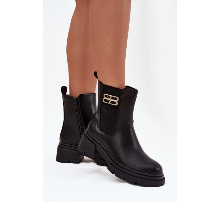 Dámské kotníkové boty se zlatým detailem zateplené černé model 21710118 - Boto Dámské kotníkové boty se zlatým detailem zateplené černé model 21710118 - Boto