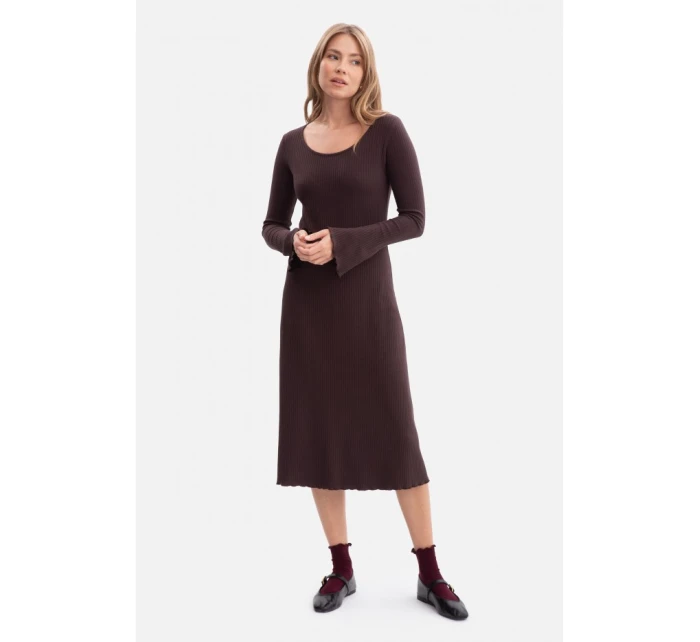 Midi šaty z úpletu tmavá čokoláda model 21379974 - BeWear