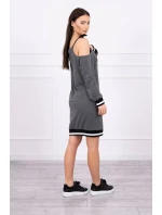 Šaty Tres Chic v grafitové barvě