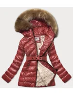 Lesklá zimná bunda v bordovej farbe bordová s mechovou kožušinovou podšívkou (w674)
