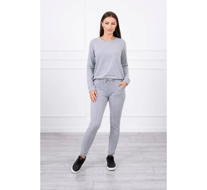 Šedá tepláková souprava Šedá tepláková souprava