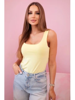 Dámska blúzka na ramienka s výstrihom svetložltá