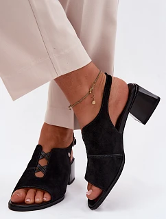 Sandály z přírodního semiše na podpatku model 22123072 Černé - Maciejka