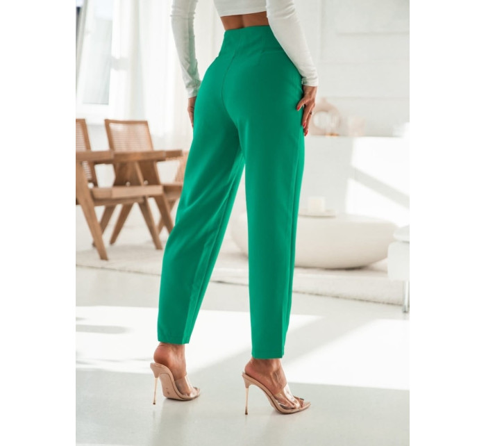 Elegantné zelené nohavice so záševkami