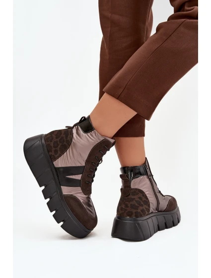 Dámské zateplené kotníkové boty na platformě model 21712578 hnědé - VINCEZA Dámské zateplené kotníkové boty na platformě model 21712578 hnědé - VINCEZA