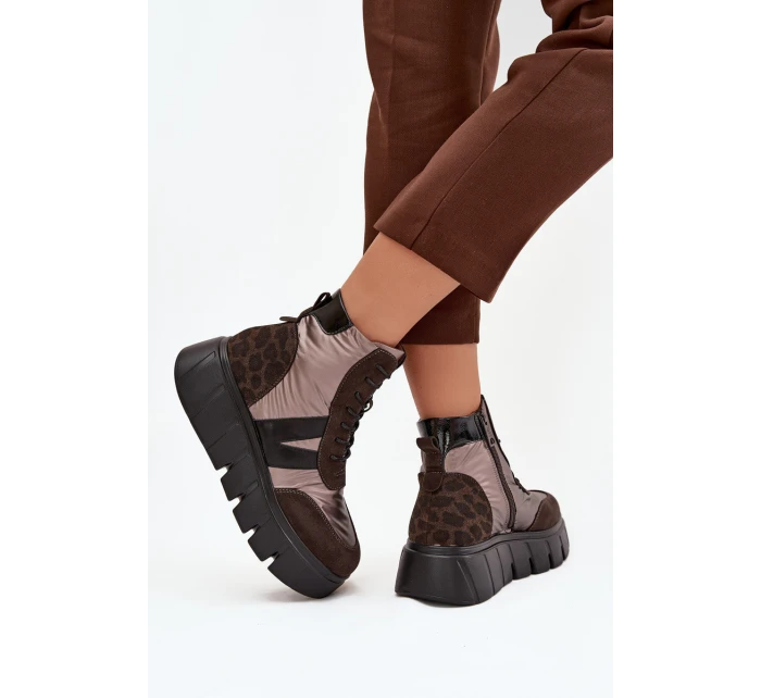 Dámské zateplené kotníkové boty na platformě model 21712578 hnědé - VINCEZA Dámské zateplené kotníkové boty na platformě model 21712578 hnědé - VINCEZA