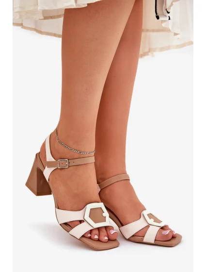 Sandále na podpätku model 210692 Vykročte štýlovo