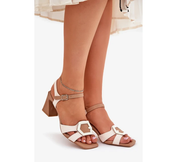 Sandále na podpätku model 210692 Vykročte štýlovo