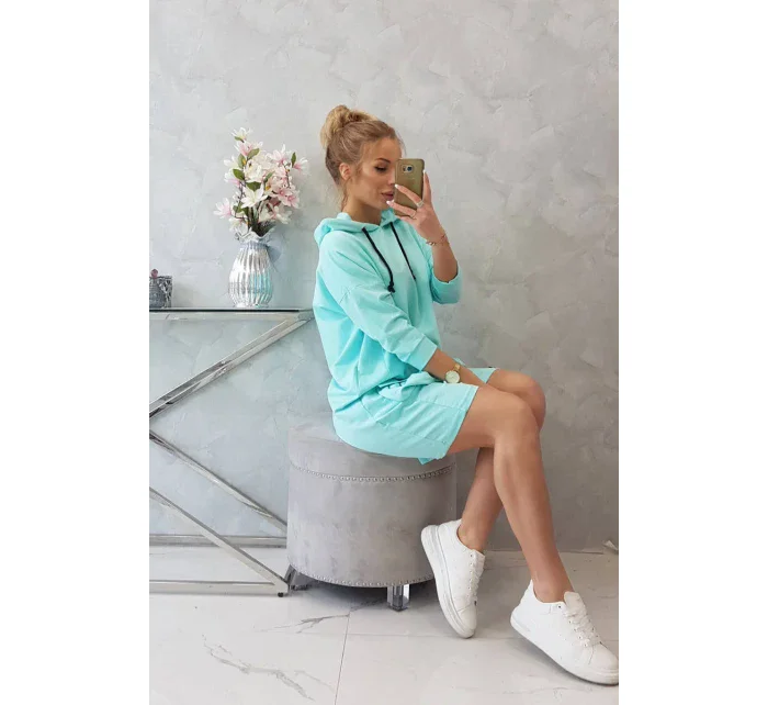 Šaty s kapucňou mätovej