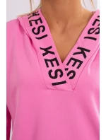 Svetloružové šaty s kapucňou a potlačou Svetloružové šaty s kapucňou a potlačou