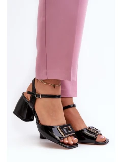 Elegantní lakované sandály na podpatku s ozdobou Černé D&A model 21659759 - S.Barski