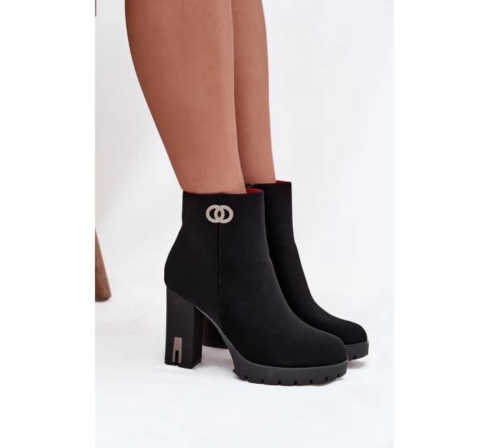 Ocieplane Botki Damskie Na Słupku Z Ozdobnym Detalem Czarne Vessara Ocieplane Botki Damskie Na Słupku Z Ozdobnym Detalem Czarne Vessara