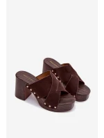 Dámske sandále na podpätku so zlatými prackami Chocolate Nerelle