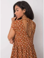 Dámské šaty model 20965290 001 Hnědá s květy - FPrice Dámské šaty model 20965290 001 Hnědá s květy - FPrice