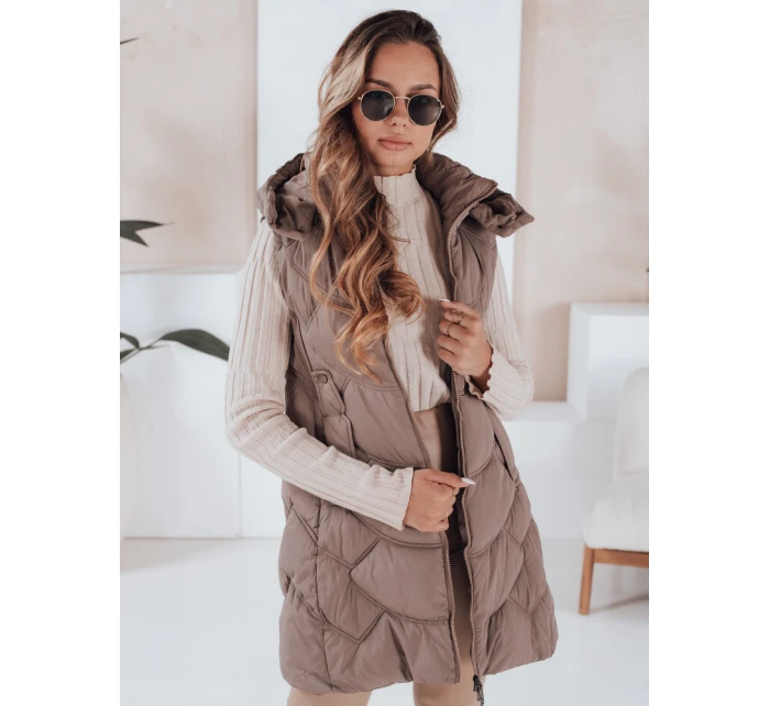 Dámská zateplená prošívaná vesta latte Dstreet model 21991366 - FashionStreet Dámská zateplená prošívaná vesta latte Dstreet model 21991366 - FashionStreet