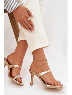 Dámské lodičky na podpatku s ozdobným detailem Zlaté Lorissa