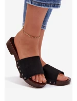 Dámské pantofle s nýty na nízkém podpatku Černé Amelvessa Dámské pantofle s nýty na nízkém podpatku Černé Amelvessa