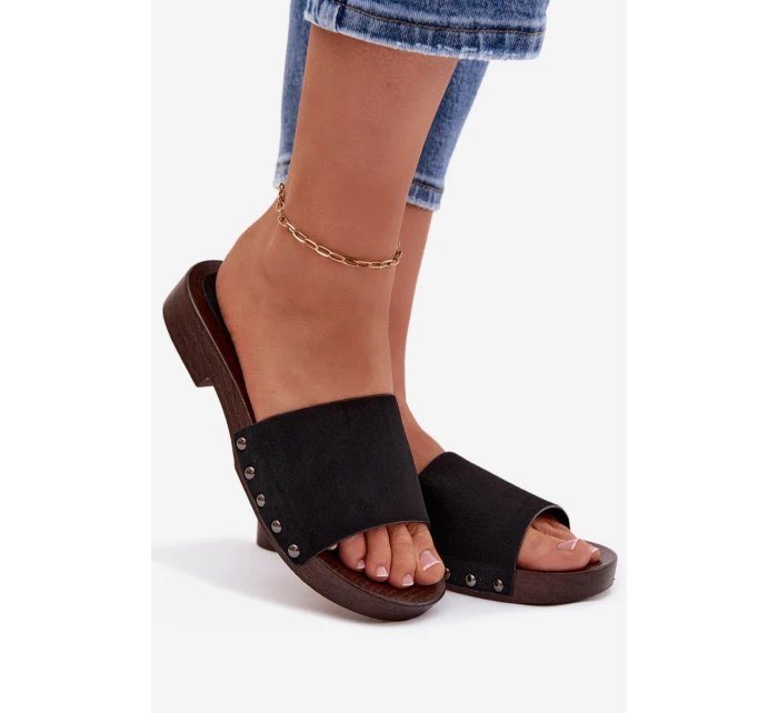 Dámské pantofle s nýty na nízkém podpatku Černé Amelvessa Dámské pantofle s nýty na nízkém podpatku Černé Amelvessa