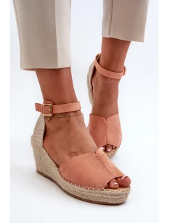 Pohodlné dámské sandály na klínu Světle růžová model 21585415 - EVENTO