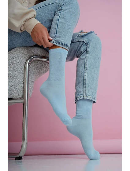 Dámské pruhované ponožky v pastelově modré