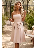 – elegantní midi šaty ve stylu bez ramínek s mašlí – světle béžové model 22393727 - numoco – elegantní midi šaty ve stylu bez ramínek s mašlí – světle béžové model 22393727 - numoco
