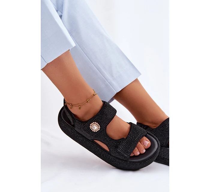 Zdobené dámské sandály na platformě model 22111259 Černé - Goe
